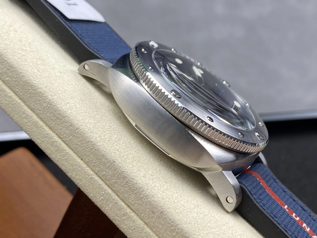 CBD Factory Panerai Submersible QuarantaQuattro Luna Rossa 44mm PAM01391 1:1 Super Clone – DDP.900 Movement Youthful 420